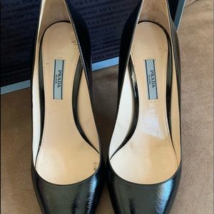 Beautiful Prada pumps.Worn once to wedding.Black leather.